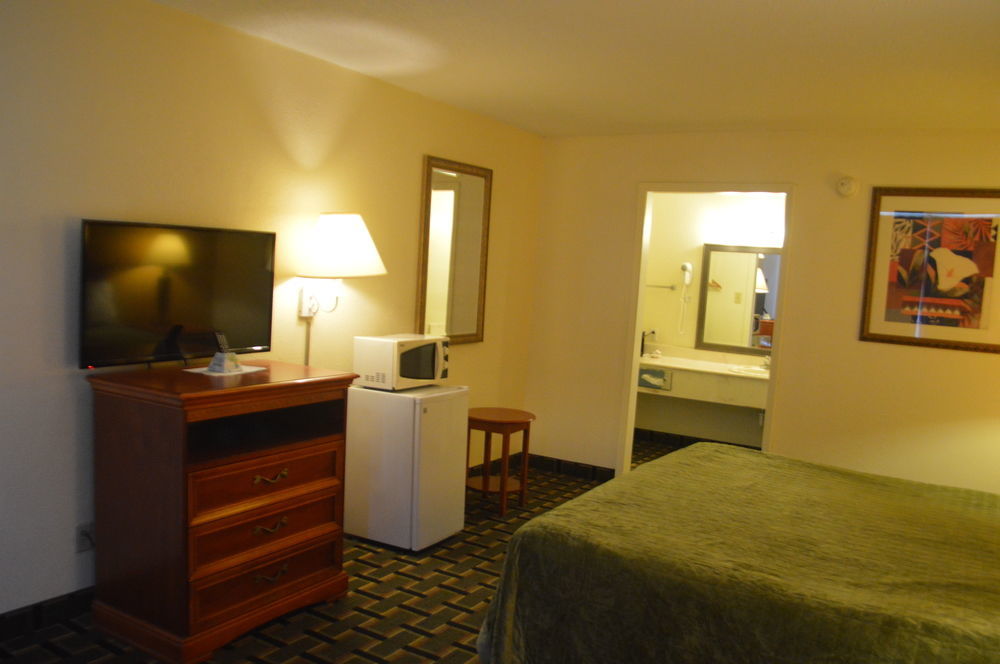 Rodeway Inn Denmark-Jackson Екстер'єр фото