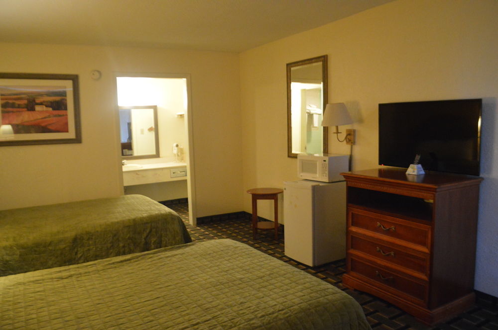 Rodeway Inn Denmark-Jackson Екстер'єр фото