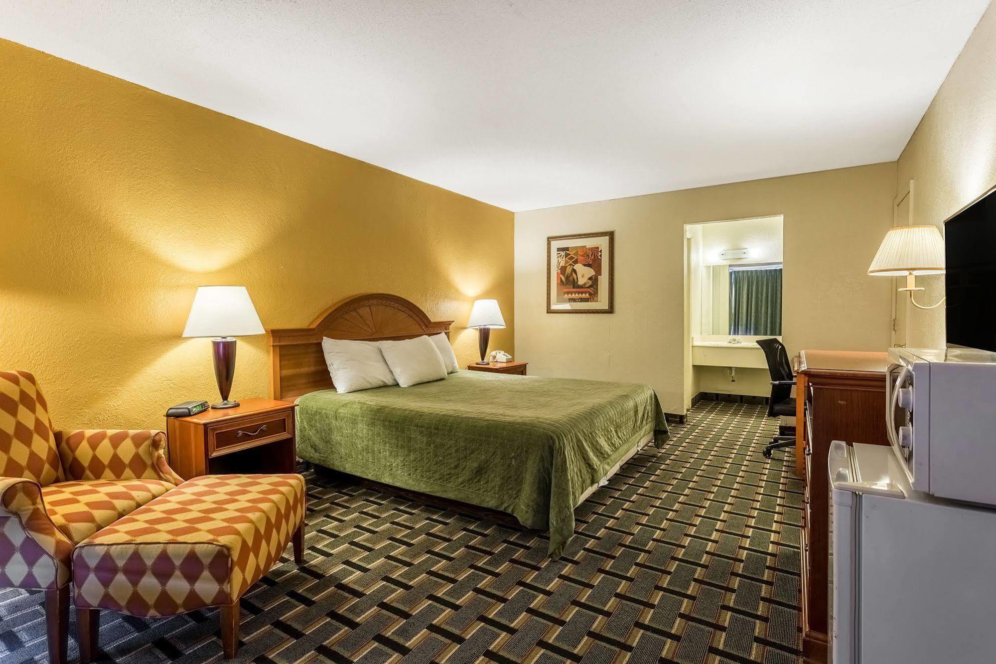 Rodeway Inn Denmark-Jackson Екстер'єр фото